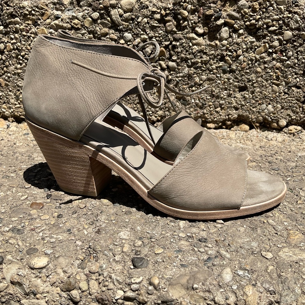 Eileen Fisher Ann Nubuck Tie front Sandal Size 8.5 Minimalist Mute - Picture 5 of 8